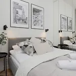 Spacious With Panoramic View Of By Renters Lejlighed