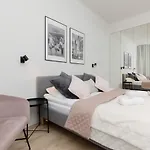 Spacious With Panoramic View Of By Renters * Warszawa