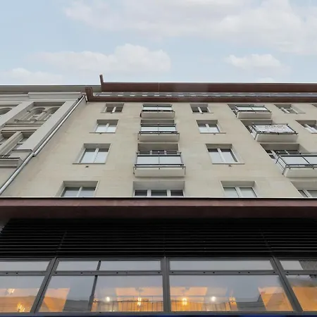 アパート Spacious With Panoramic View Of By Renters