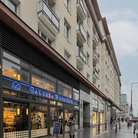 Spacious With Panoramic View Of By Renters Apartmán