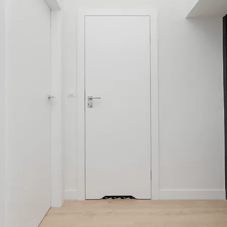 アパート Spacious With Panoramic View Of By Renters ワルシャワ