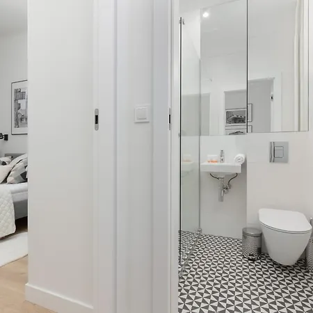 Spacious With Panoramic View Of By Renters Apartmán *