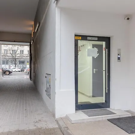 Spacious With Panoramic View Of By Renters