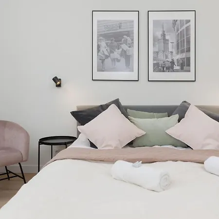 Spacious With Panoramic View Of By Renters *