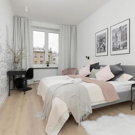 Spacious With Panoramic View Of By Renters * Varsavia