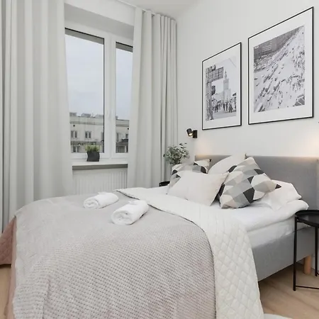 Spacious With Panoramic View Of By Renters * Varsavia