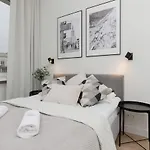 Spacious With Panoramic View Of By Renters *