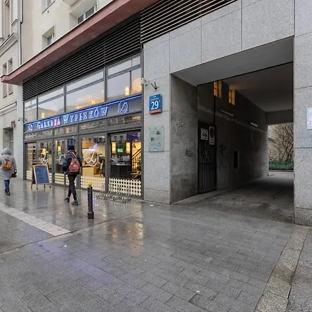 Spacious With Panoramic View Of By Renters Apartament *