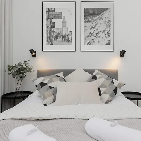 Spacious With Panoramic View Of By Renters